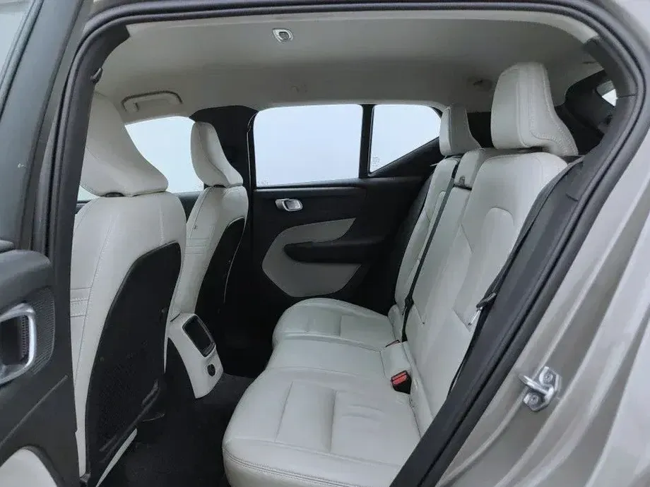 Volvo XC 40 T5 Twin Engine DKG Inscription — imagine 8