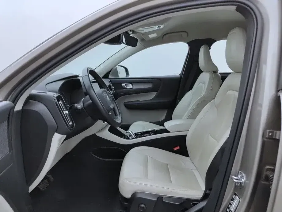 Volvo XC 40 T5 Twin Engine DKG Inscription — imagine 6