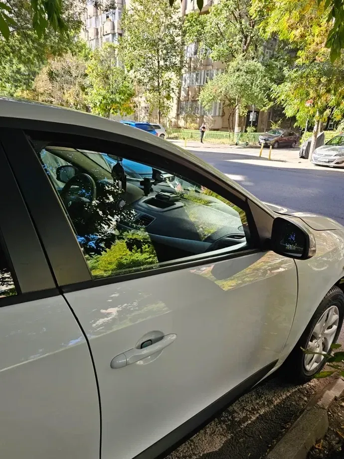 Renault Fluence — imagine 7