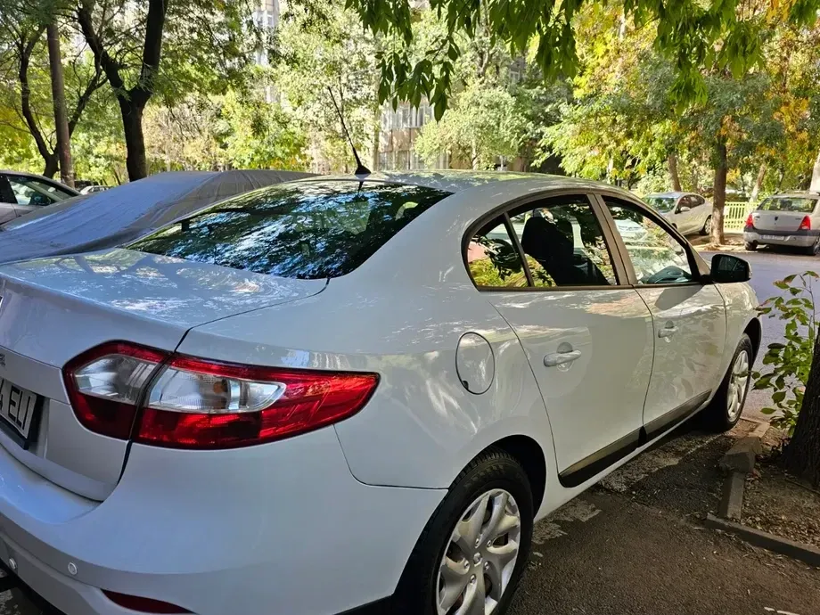 Renault Fluence — imagine 6