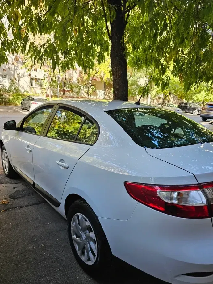 Renault Fluence — imagine 5