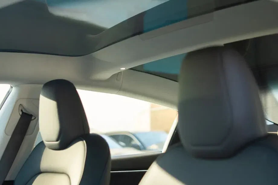 Tesla Model 3 Long Range AWD Premium — imagine 5