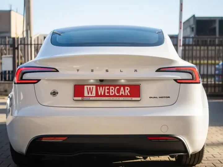 Tesla Model 3 Long Range AWD Premium