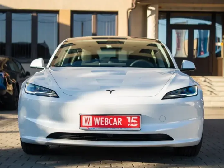 Tesla Model 3 Long Range AWD Premium