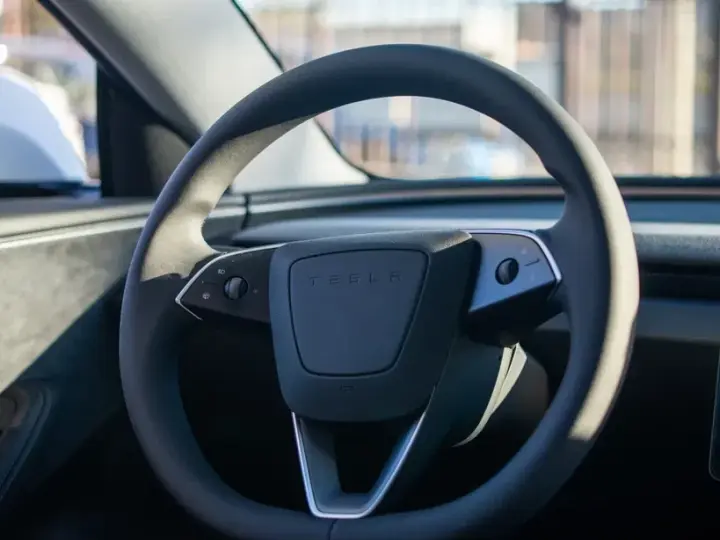Tesla Model 3 Long Range AWD Premium
