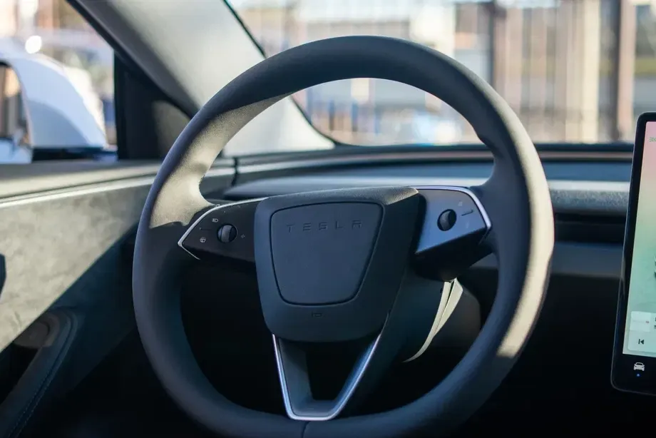 Tesla Model 3 Long Range AWD Premium — imagine 6