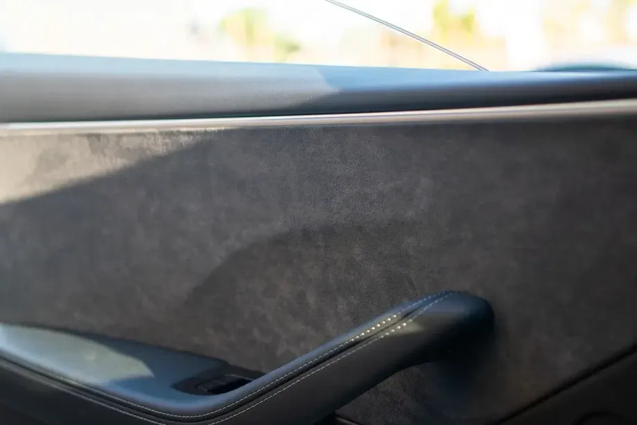 Tesla Model 3 Long Range AWD Premium — imagine 7