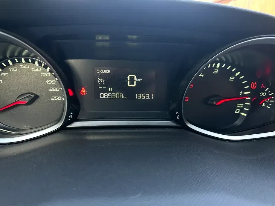 Peugeot 308 II — imagine 9