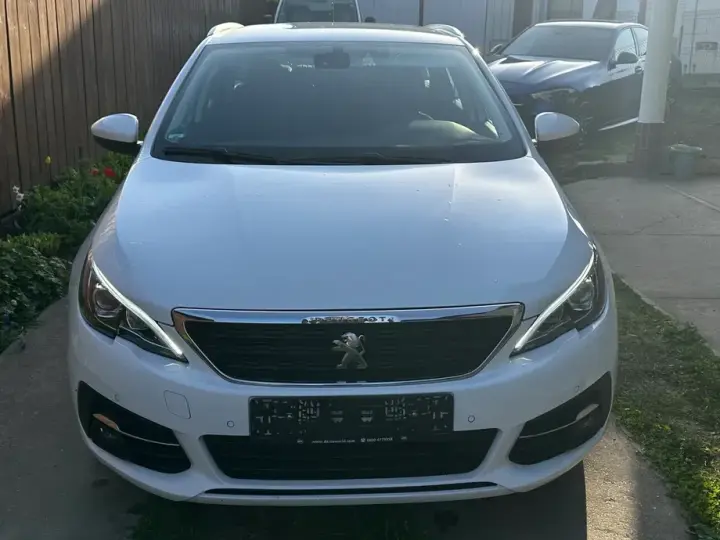 Peugeot 308 II