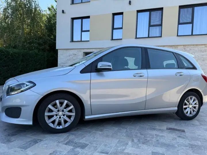Mercedes-Benz B 160