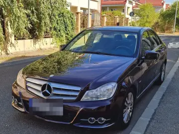 Mercedes-Benz C W204 250 CGI BlueEFFICIENCY Aut.