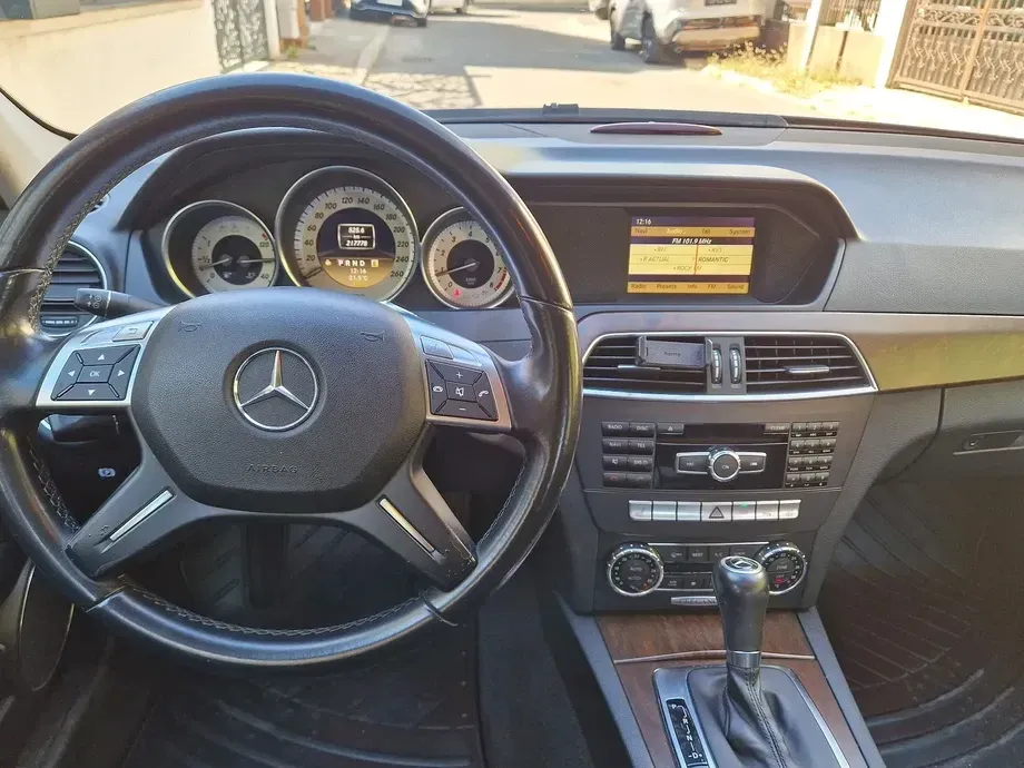 Mercedes-Benz C W204 250 CGI BlueEFFICIENCY Aut. — imagine 8
