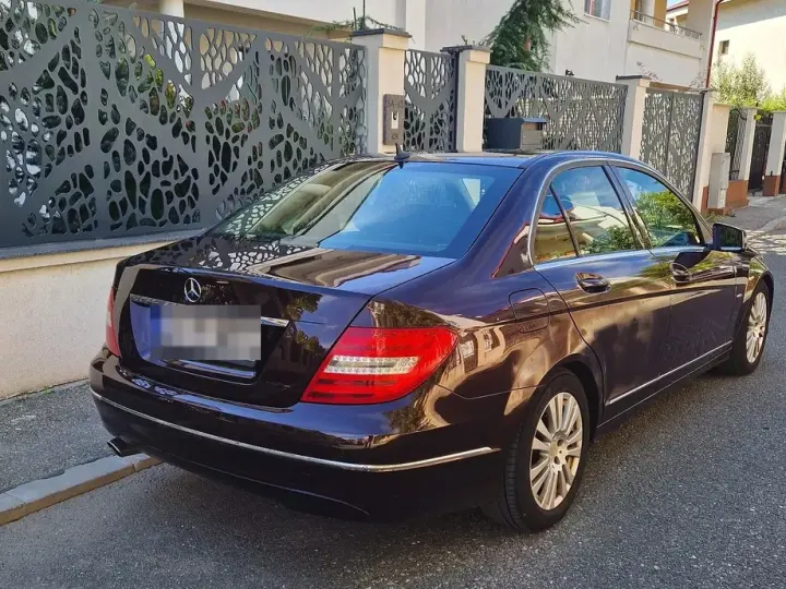 Mercedes-Benz C W204 250 CGI BlueEFFICIENCY Aut.
