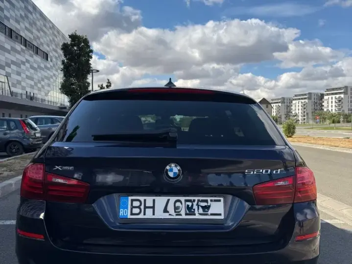 BMW Seria 5 F10/F11/F07 [2010 - 2017] 520d xDrive