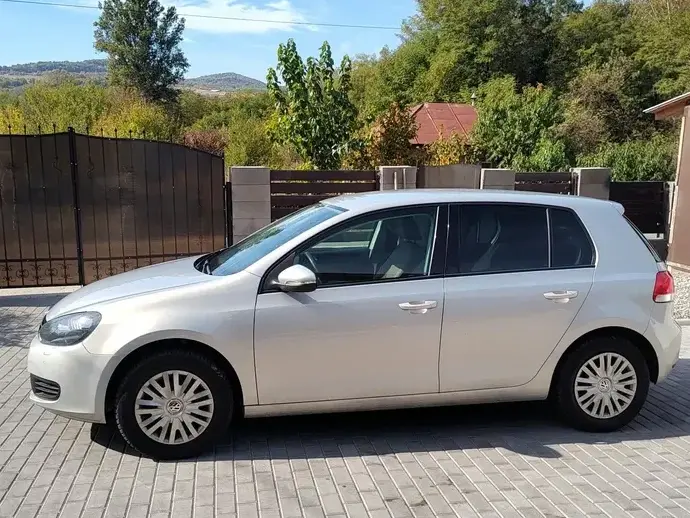 Volkswagen Golf VI