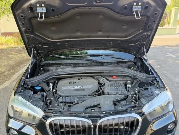 BMW X1 sDrive20i AT
