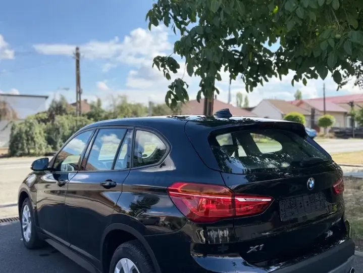 BMW X1 sDrive20i AT