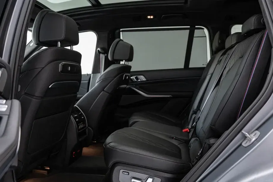 BMW X7 xDrive40d — imagine 7