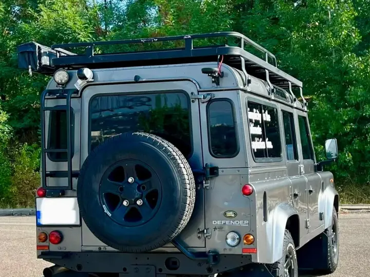 Land Rover Defender 110 S/W