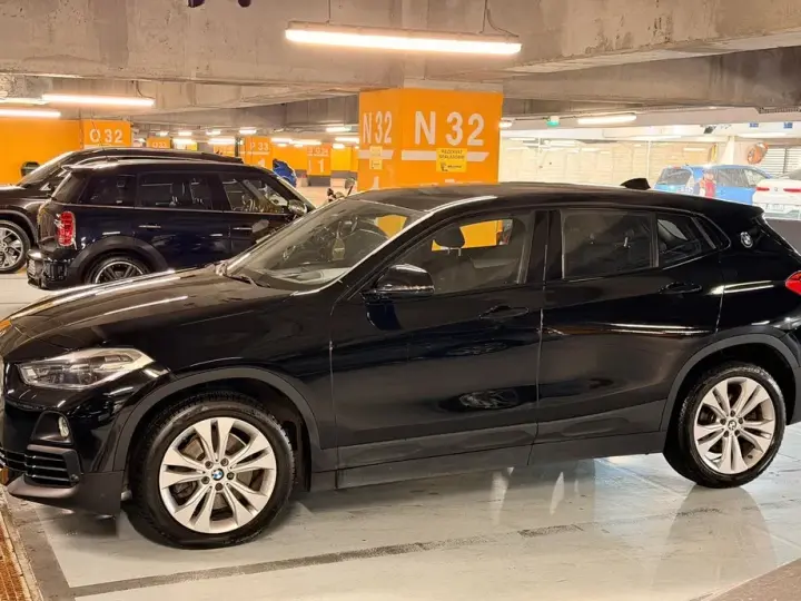 BMW X2