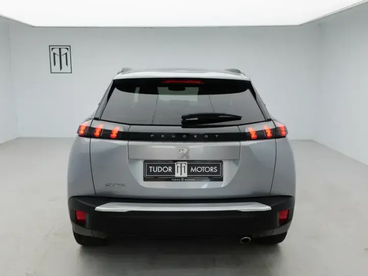 Peugeot 2008 II 1.5 BlueHDI EAT8 STT Allure Pack