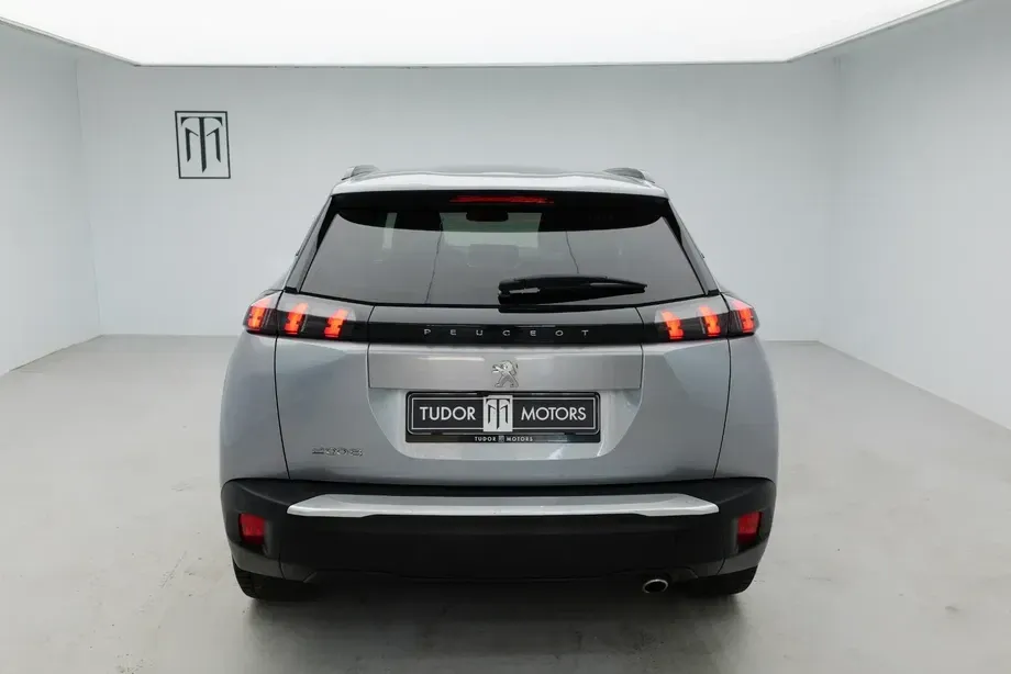 Peugeot 2008 II 1.5 BlueHDI EAT8 STT Allure Pack — imagine 6