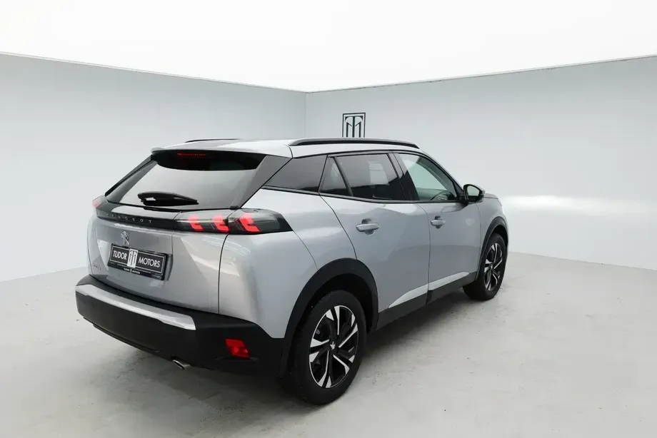 Peugeot 2008 II 1.5 BlueHDI EAT8 STT Allure Pack — imagine 5