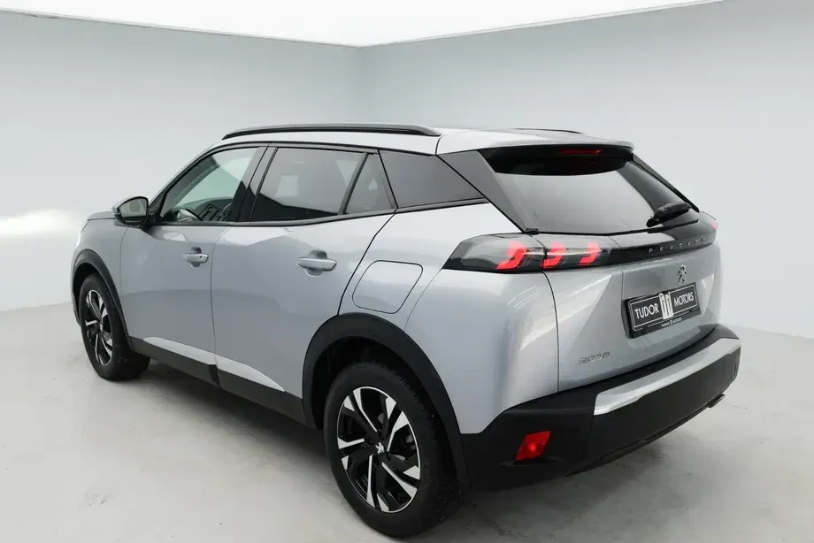 Peugeot 2008 II 1.5 BlueHDI EAT8 STT Allure Pack — imagine 4