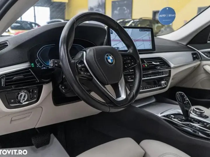 BMW Seria 5 520e Aut. Luxury Line