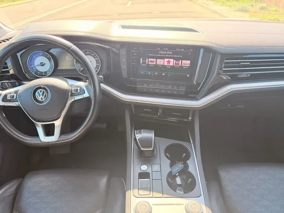 Volkswagen Touareg III — imagine 10