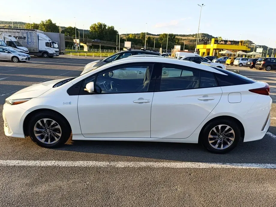 Toyota Prius V — imagine 10