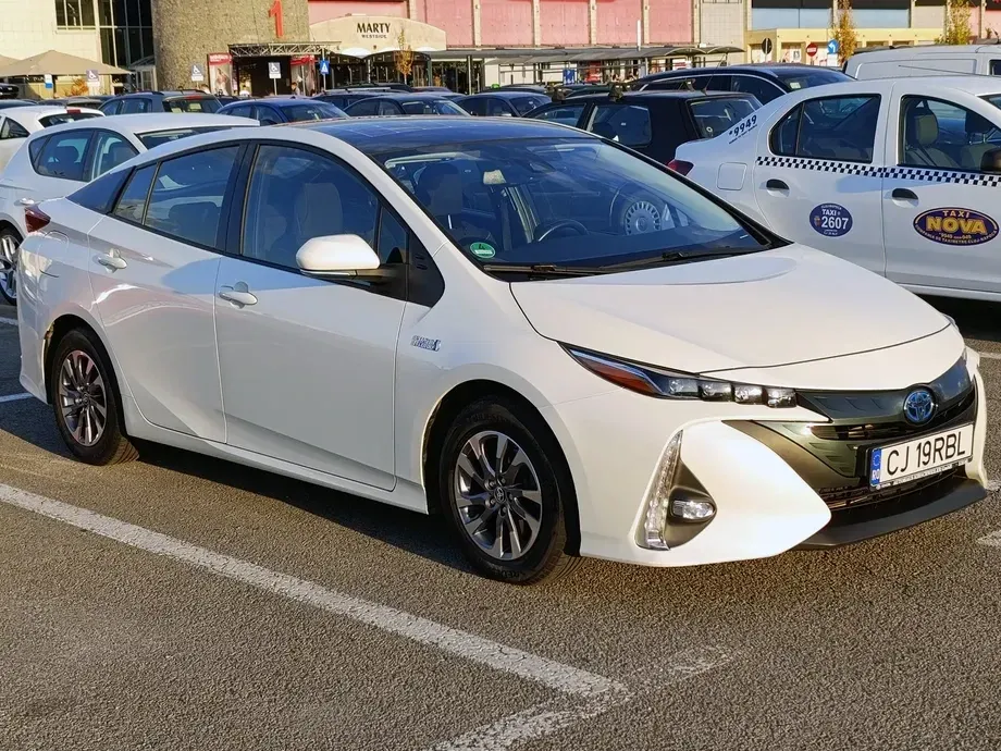 Toyota Prius V — imagine 4
