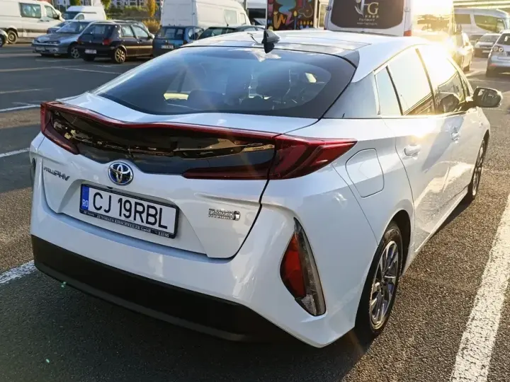 Toyota Prius V