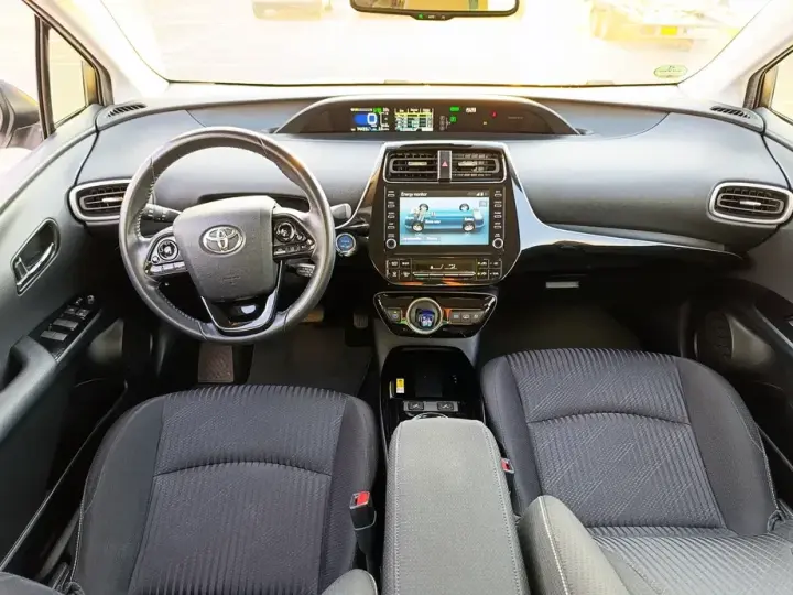 Toyota Prius V