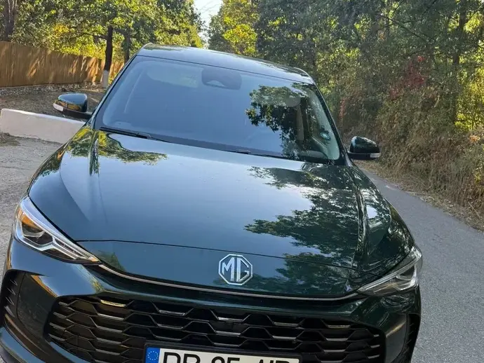 MG ZS HEV
