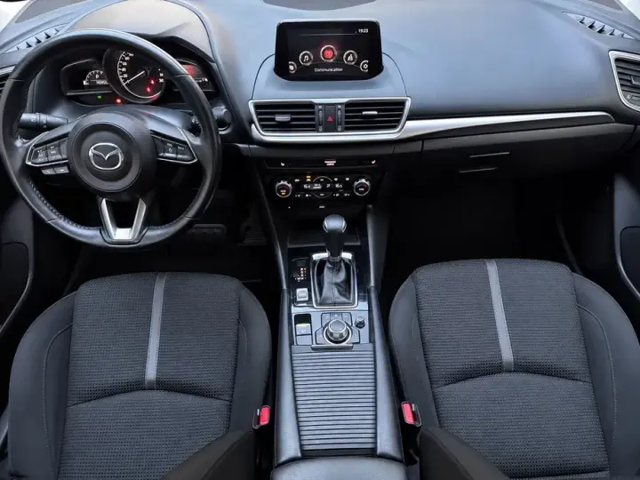 Mazda 3 III