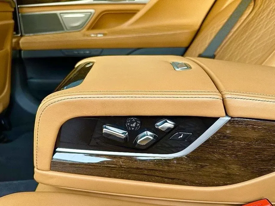 BMW Seria 7 G11/G12 — imagine 7