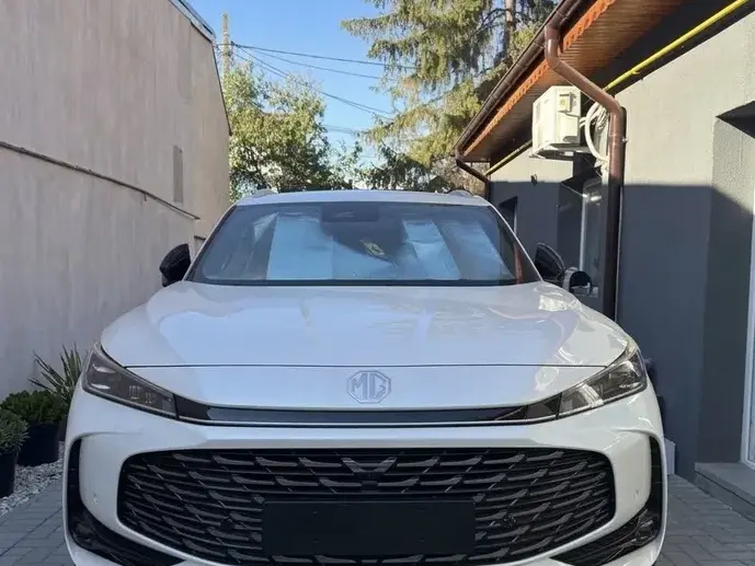 MG HS