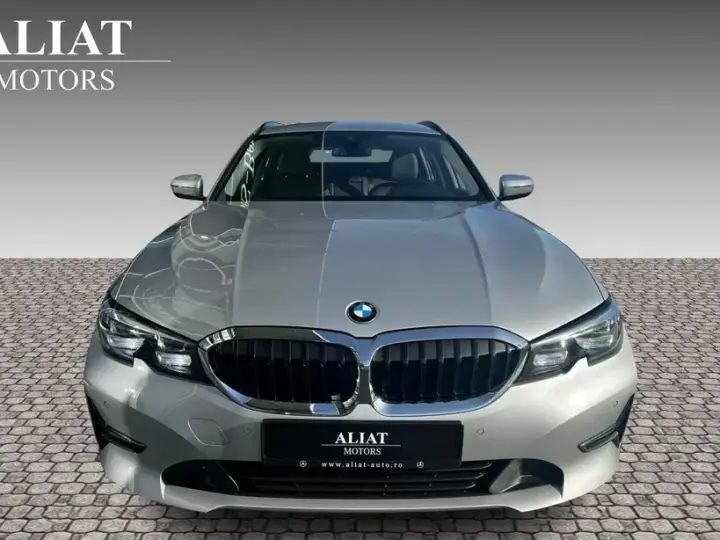 BMW Seria 3 330e xDrive Aut. Luxury Line