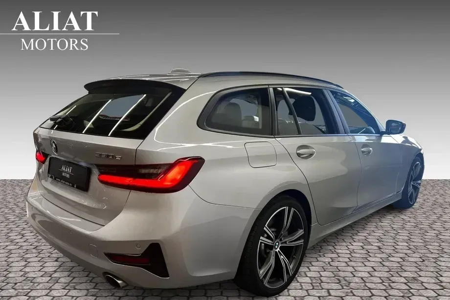 BMW Seria 3 330e xDrive Aut. Luxury Line — imagine 4