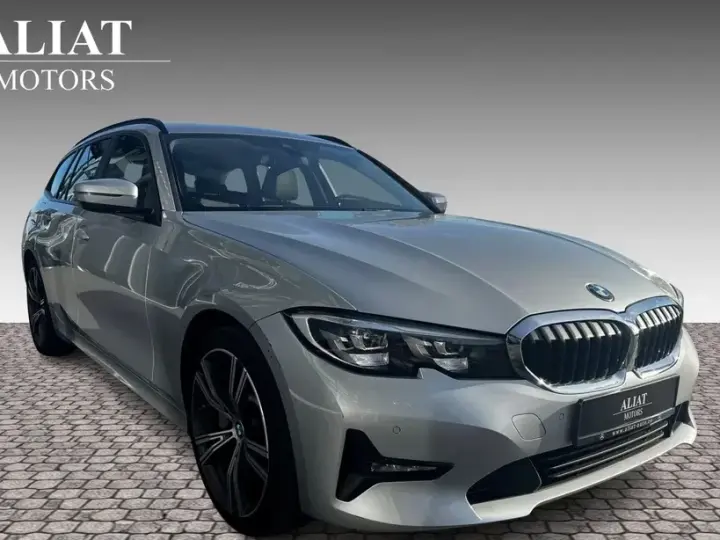 BMW Seria 3 330e xDrive Aut. Luxury Line