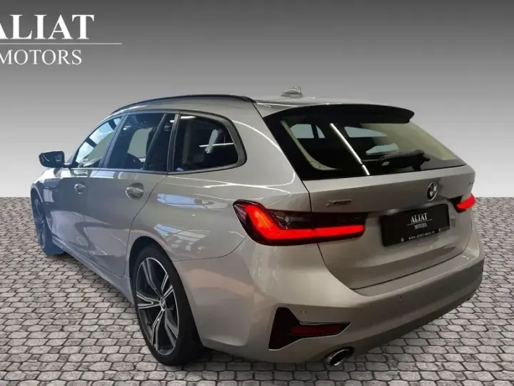 BMW Seria 3 330e xDrive Aut. Luxury Line
