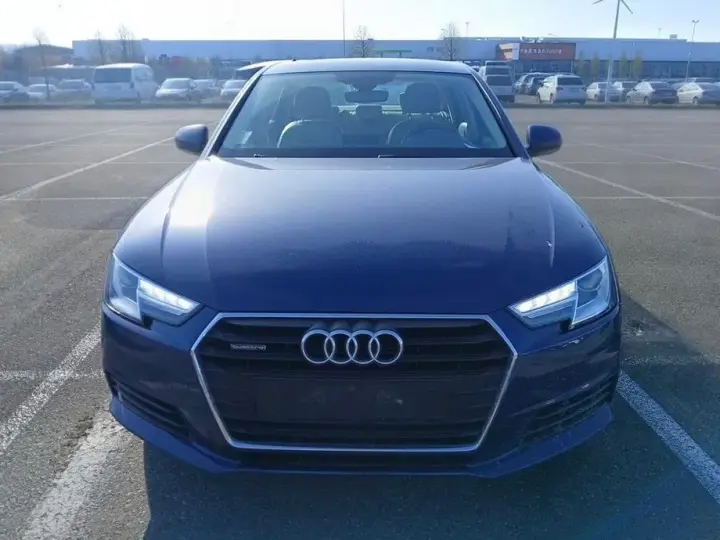 Audi A4 Limuzina B9 2.0 TDI S tronic quattro design