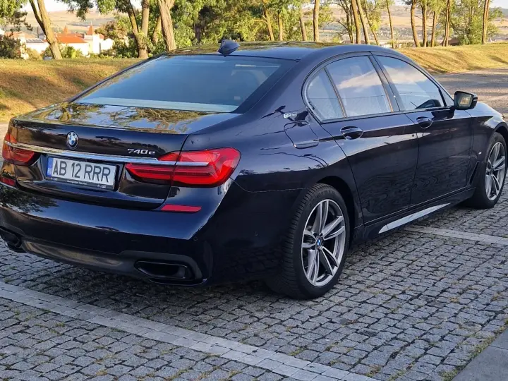 BMW Seria 7 G11/G12 740e iPerformance