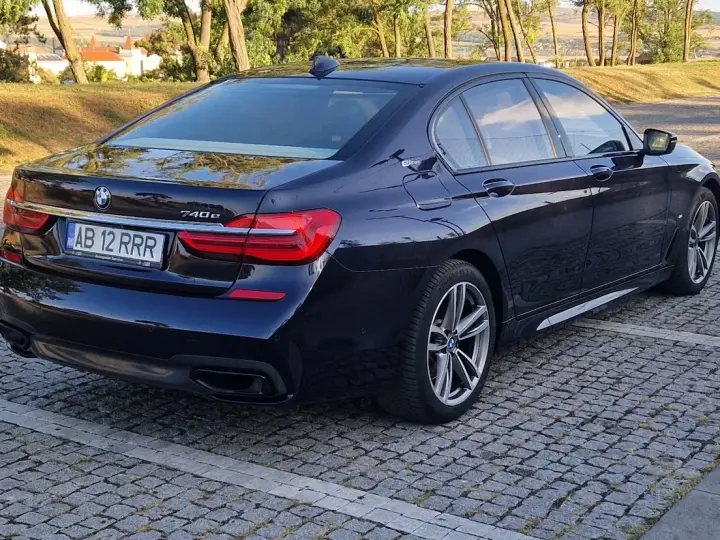 BMW Seria 7 G11/G12 740e iPerformance