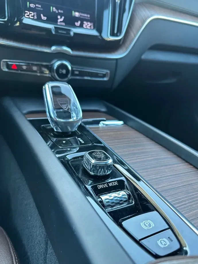 Volvo XC 60 II B4 MHEV AT8 AWD Inscription — imagine 8