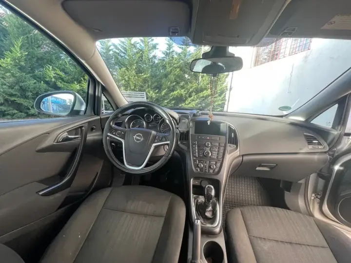 Opel Astra J