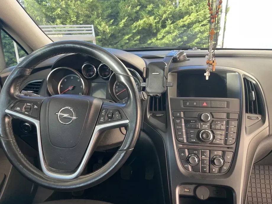 Opel Astra J — imagine 6