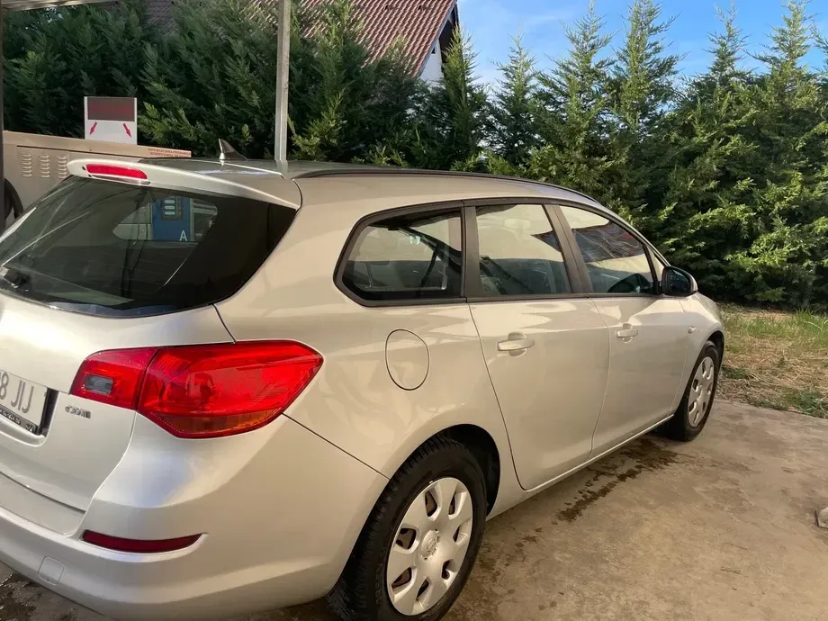 Opel Astra J — imagine 2