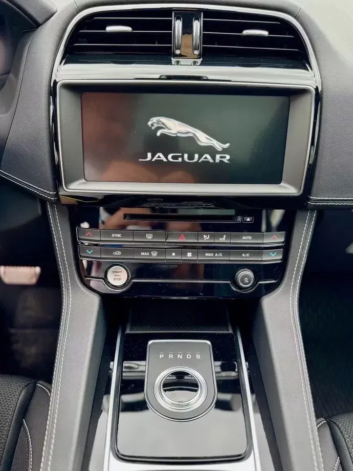 Jaguar F-Pace 20d AWD Aut. R-Sport — imagine 7